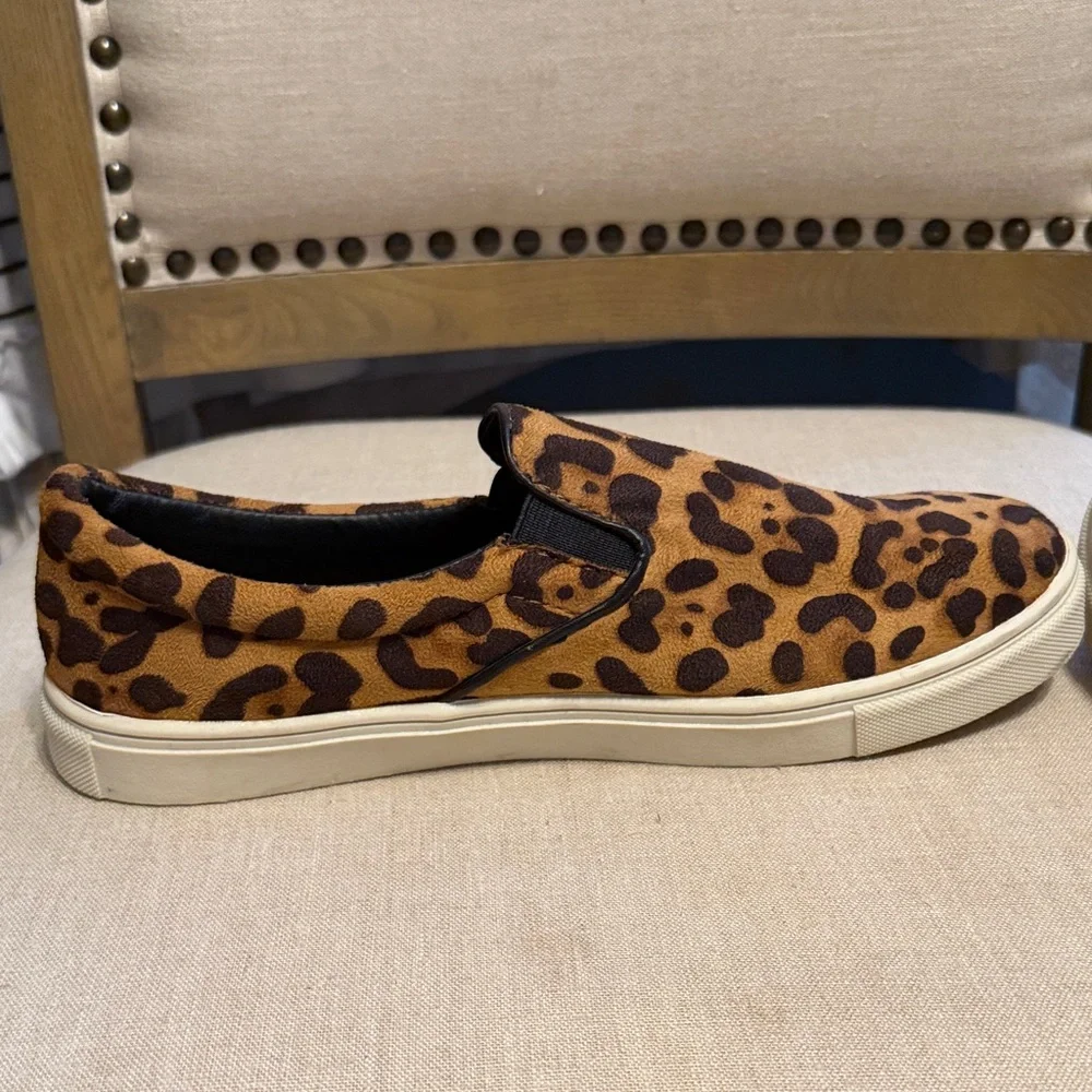 Candie's Brown Leopard Slip-On Shoes, Size 9.5